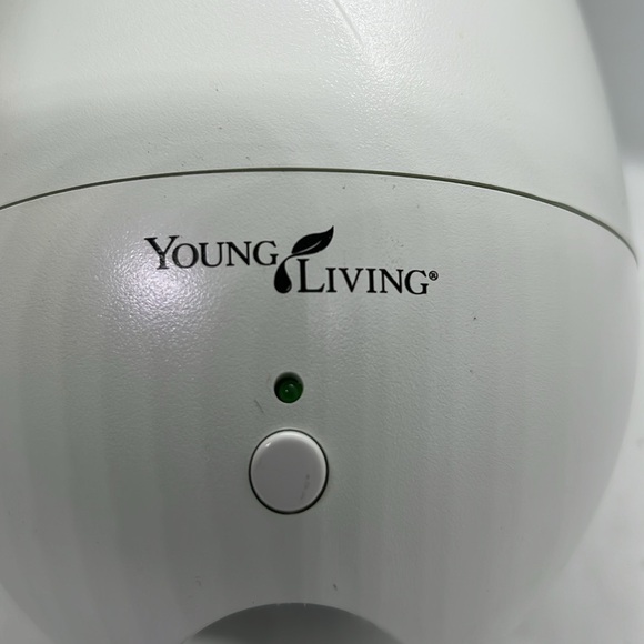 Young Living Green Tulip Ultrasonic Mist Essential Oil Fragrance Home Diffuser - Picture 5 of 6